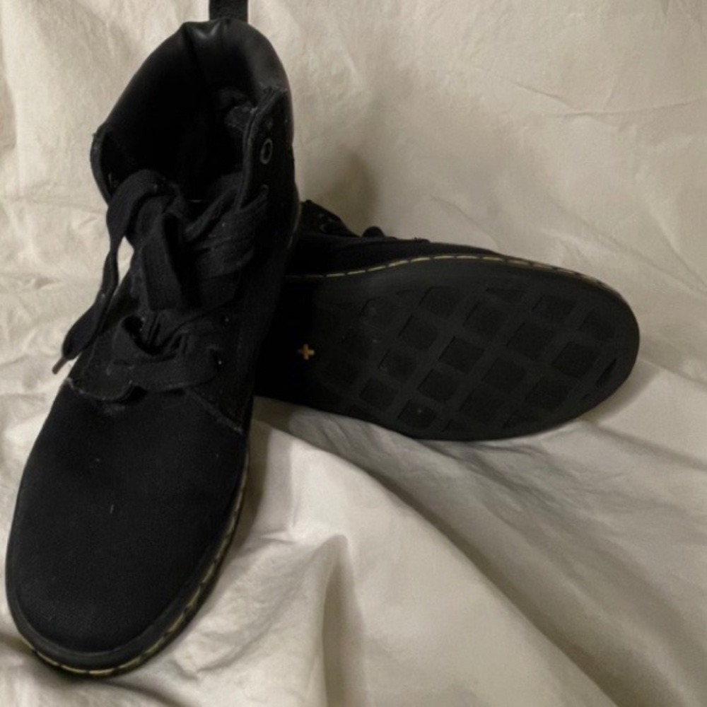 CANVAS DOC MARTENS! - Picture 2 of 3